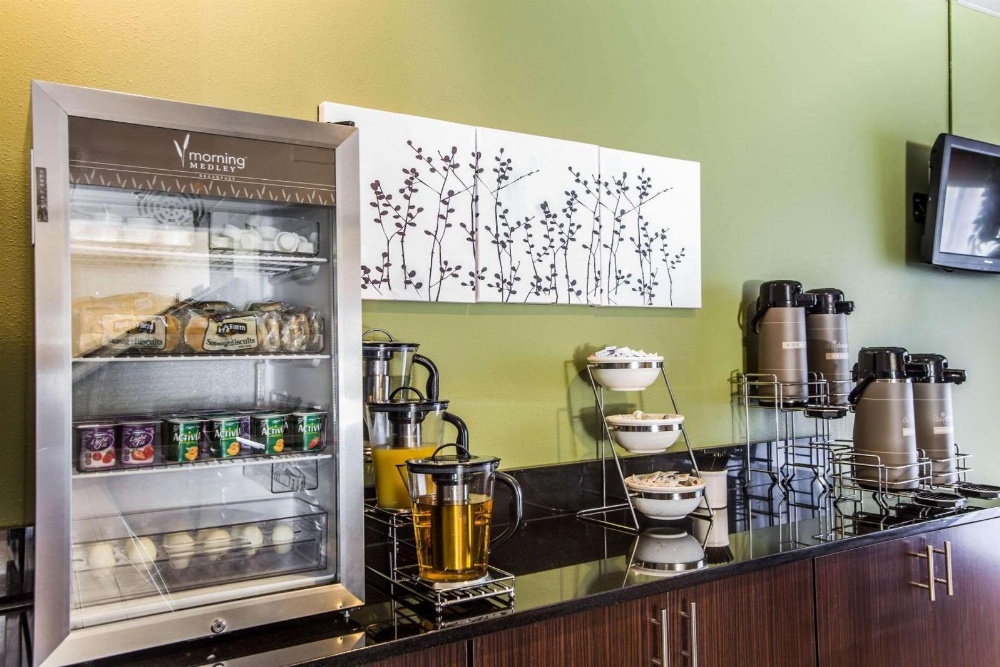 Sleep Inn Airport Main image