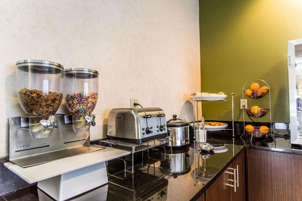 Sleep Inn Airport Main image